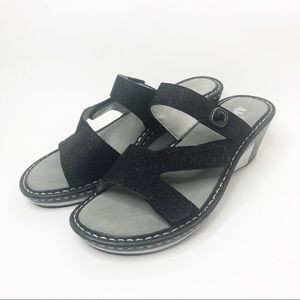 NWOB Algeria Lori Glitter Wedge Sandals sz 8/38